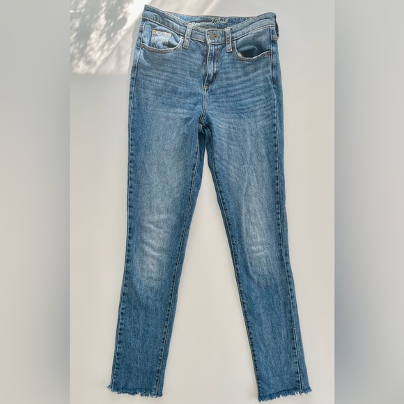 Universal Thread Jeans | High Waisted | Fringe cuff | 0/25R - Picture 3 of 8